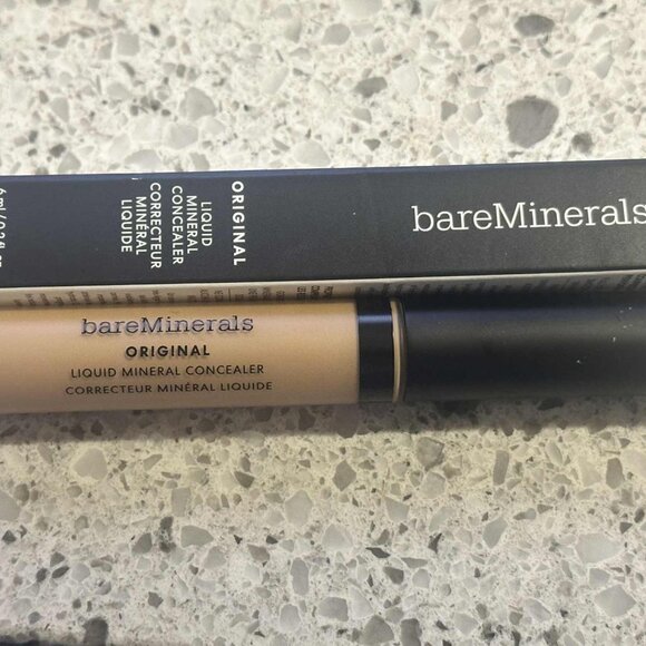 Bare Minerals Liquid Mineral Concealer in Shade Fair 1.5w - Picture 1 of 3